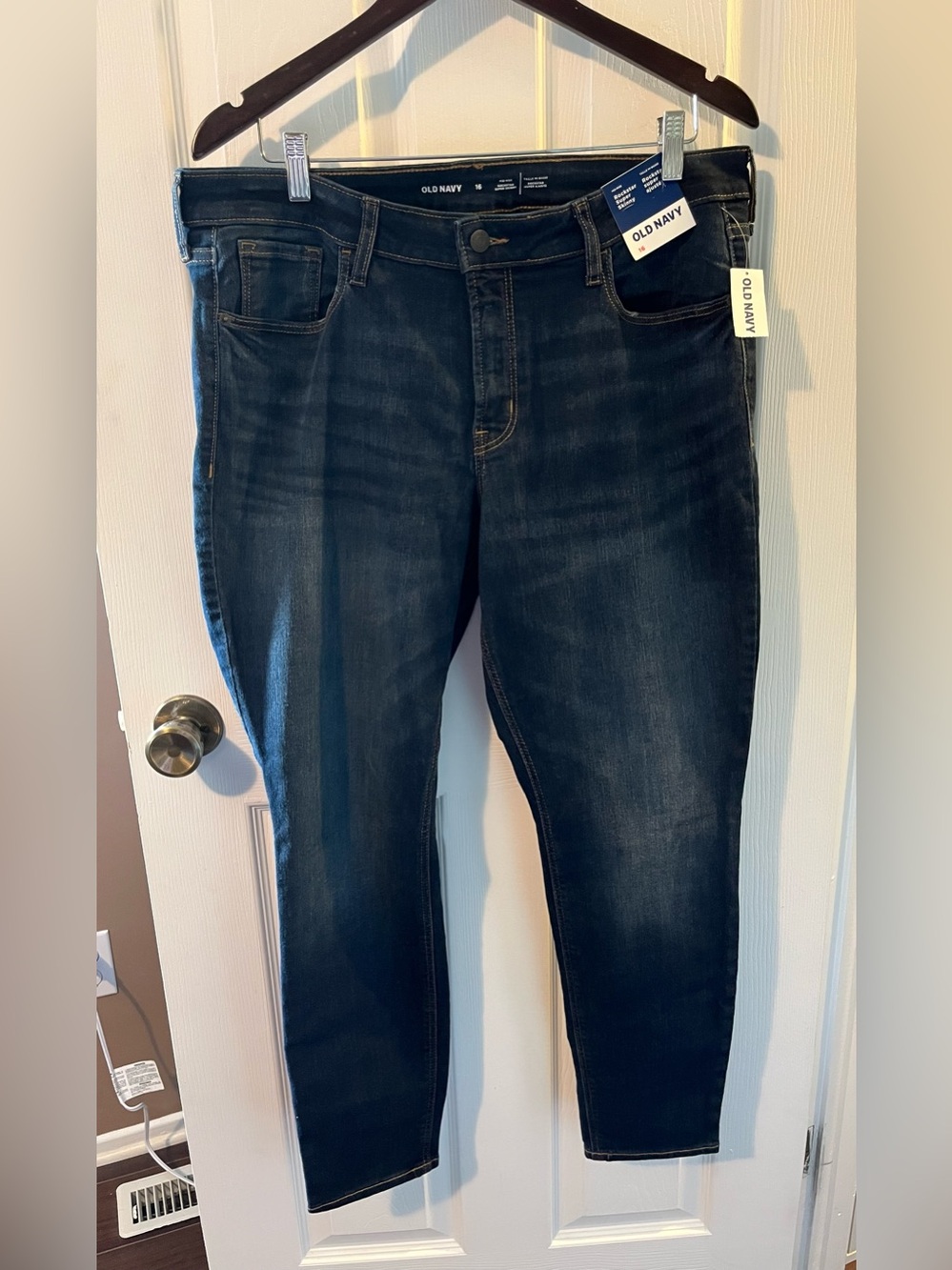 Old Navy Women’s Mid-Rise Rockstar Super Skinny Jeans - Size 16